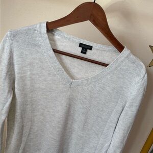 Ann Taylor Factory Light Gray V-Neck Sweater